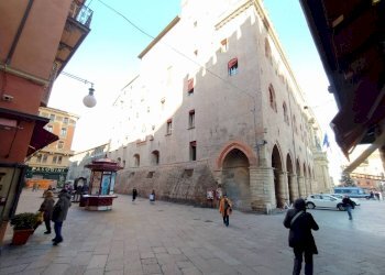 Shop Via Massimo d'Azeglio, 4, Bologna (neighborhood Centro Storico) - photo 13