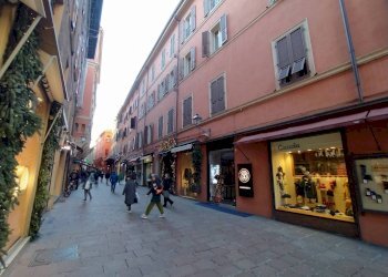 Shop Via Massimo d'Azeglio, 4, Bologna (neighborhood Centro Storico) - photo 14