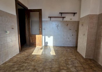 Trilocale Via Sant' ambrogio di fegino, Genova (zona Rivarolo) - foto 4