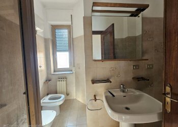 Trilocale Via Sant' ambrogio di fegino, Genova (zona Rivarolo) - foto 17