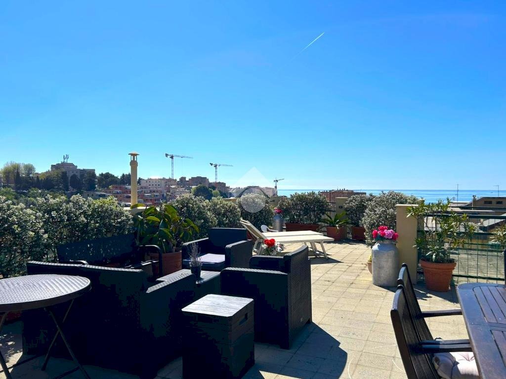 Quadrilocale Via Brigata Salerno, Genova (zona Sturla) - foto 1