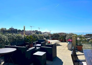 Quadrilocale Via Brigata Salerno, Genova (zona Sturla) - foto 1