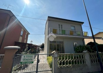 Villa Via Manfredonia, Ravenna (zona Fosso Ghiaia) - foto 2