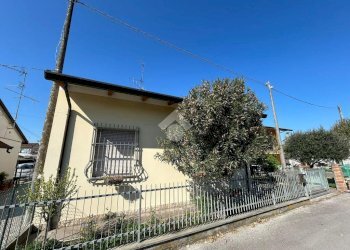 Villa Via Barletta, Ravenna (zona Fosso Ghiaia) - foto 2