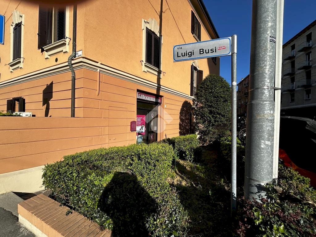 Shop via Andrea Costa, Bologna (neighborhood Costa Saragozza) - photo 1