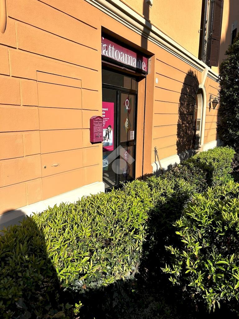 Shop via Andrea Costa, Bologna (neighborhood Costa Saragozza) - photo 3