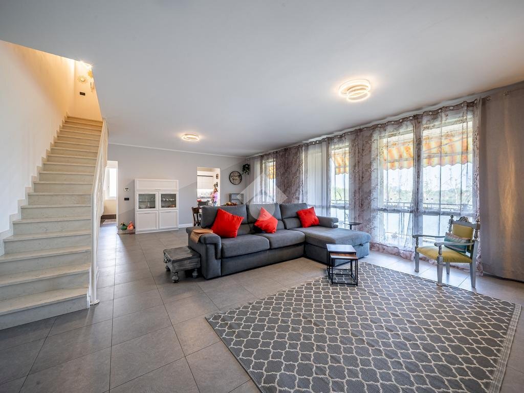 Four-room apartment via Martiri di kindù, Modena - photo 1