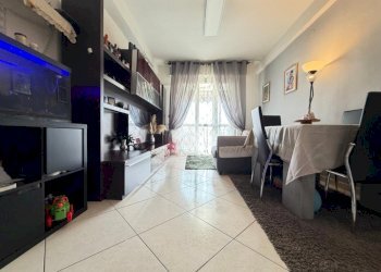 Three-room apartment Via Dante Alighieri, Pessano con Bornago - photo 2