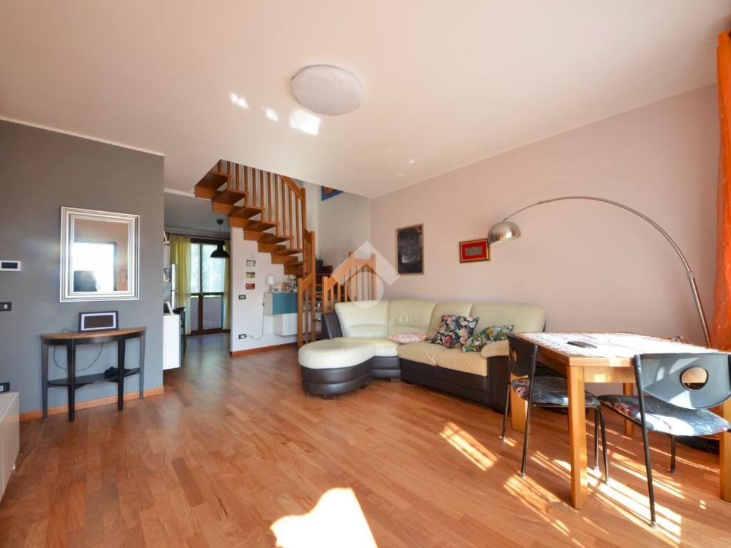 Four-room apartment Via A. Manzoni, Masate - photo 1