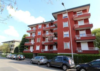 Three-room apartment Viale vittorio veneto, Sedriano - photo 1