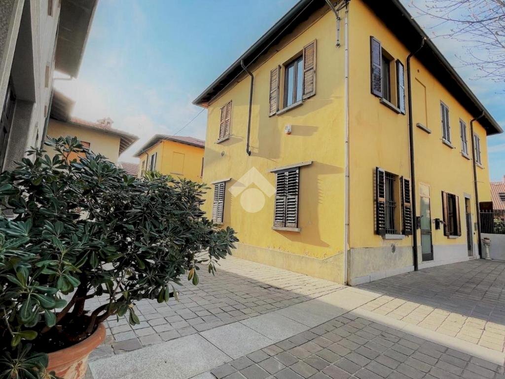 Monolocale Piazza Don Mario Mottironi, Liscate - foto 1