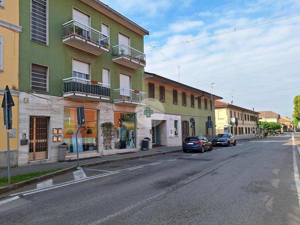 Two-room apartment Via S. Bernardo, Mesero - photo 1