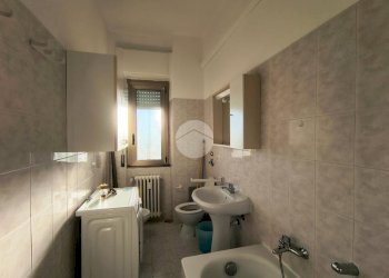 Two-room apartment Via S. Bernardo, Mesero - photo 9