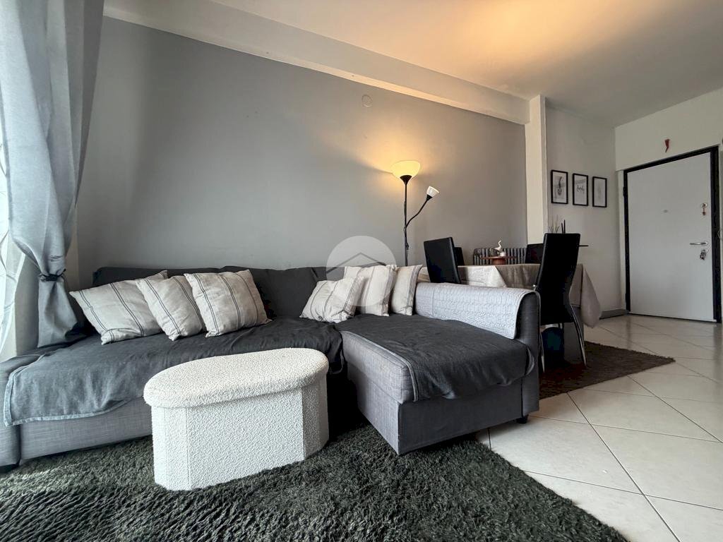 Three-room apartment Via Dante Alighieri, Pessano con Bornago - photo 2