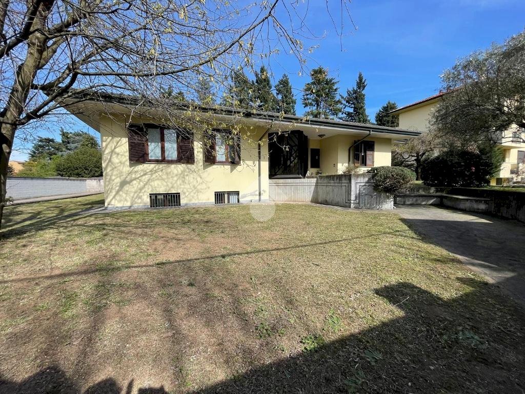 Villa Viale dei Tigli, Busto Garolfo - foto 1