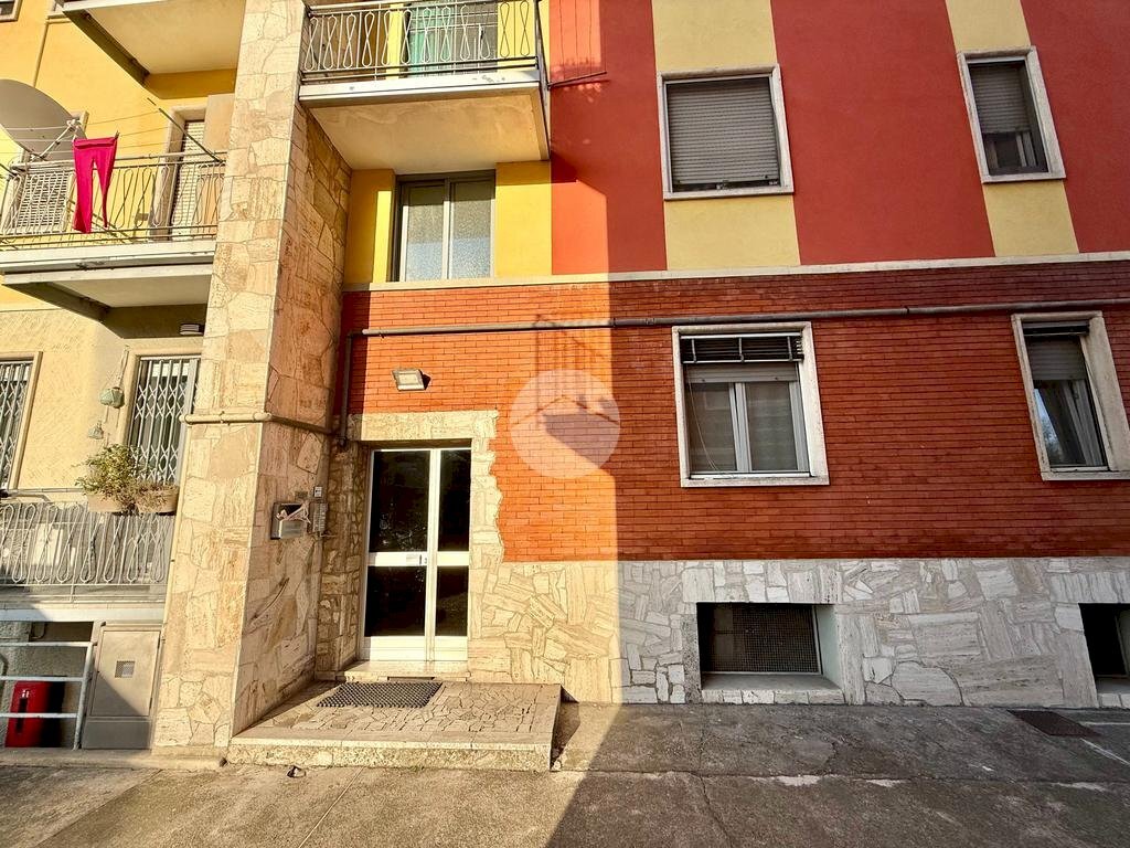 Two-room apartment Via Giuseppe Garibaldi, Corsico - photo 1