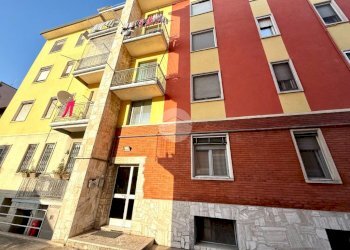 Bilocale Via Giuseppe Garibaldi, Corsico - foto 1