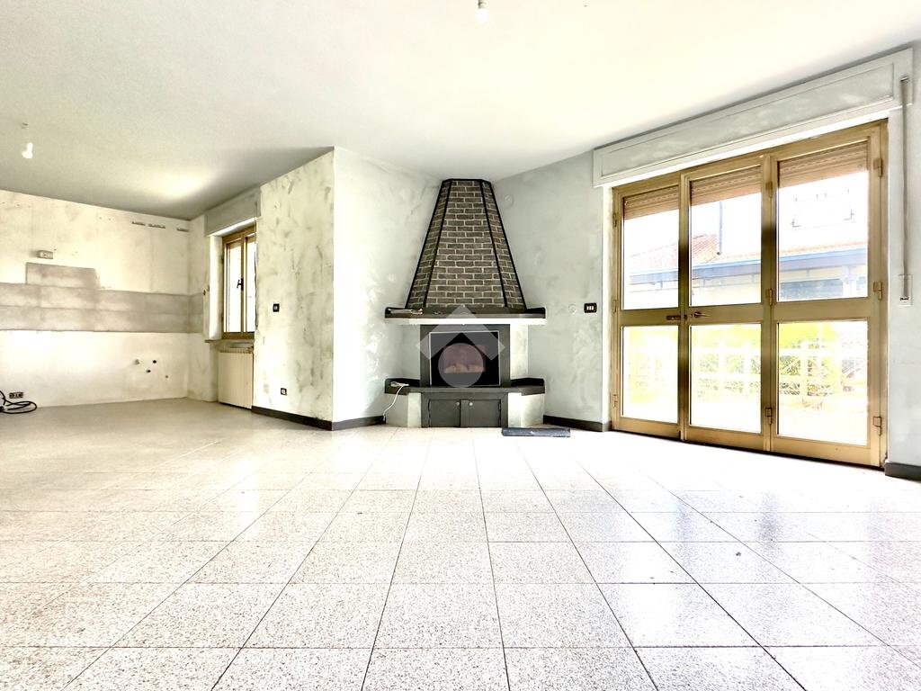 Three-family Villa Via Gioacchino Rossini, Basaluzzo - photo 1