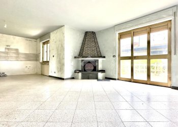 Three-family Villa Via Gioacchino Rossini, Basaluzzo - photo 1