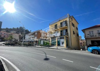 Locale Commerciale Via Aurelia, San Lorenzo al Mare - foto 1