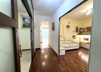 Foto 3 - Three-room apartment VIA CANOVA, Varese - photo 3