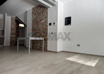 Stanza vuota - One-room apartment VIA BUZZI LEONE
 
26, Viggiù - photo 4