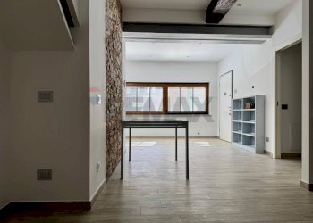 Hall / corridoio - One-room apartment VIA BUZZI LEONE
 
26, Viggiù - photo 5