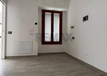 Stanza vuota - One-room apartment VIA BUZZI LEONE
 
26, Viggiù - photo 12