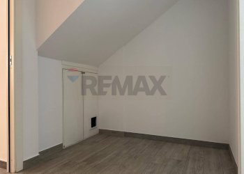 Stanza vuota - One-room apartment VIA BUZZI LEONE
 
26, Viggiù - photo 18