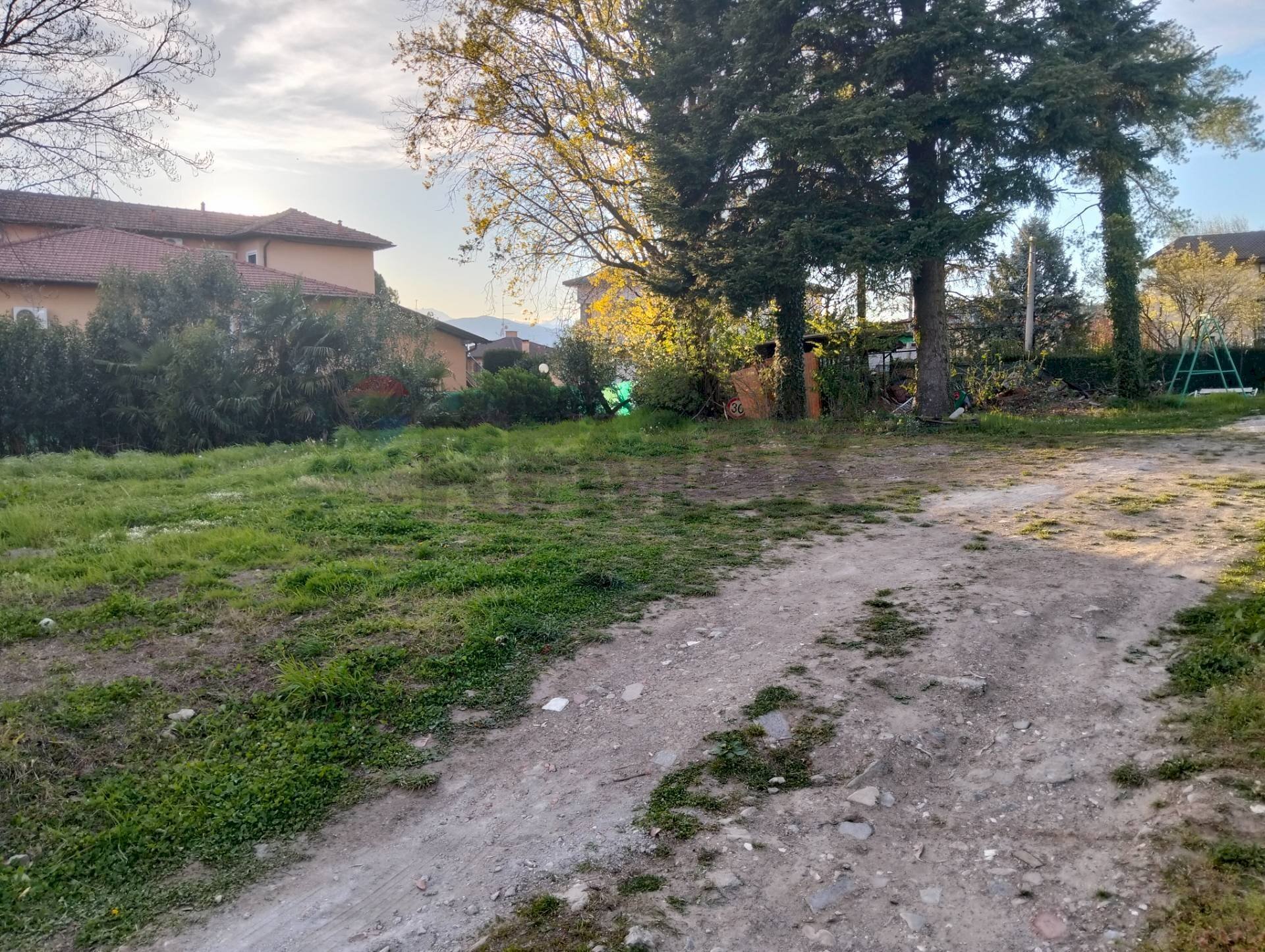 Giardino - Terreno edificabile Asilo
 
5, Gavirate - foto 1