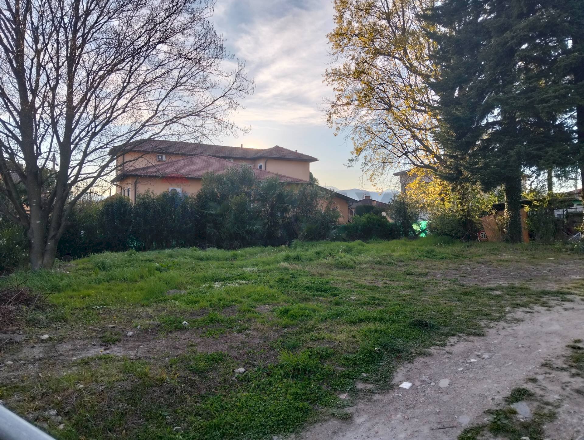 Giardino - Terreno edificabile Asilo
5, Gavirate - foto 2