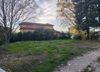 Giardino - Terreno edificabile Asilo
 
5, Gavirate - foto 2