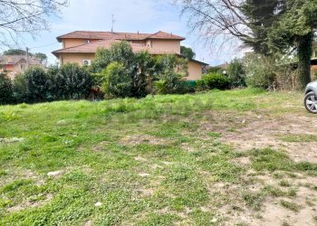 Giardino - Terreno edificabile Asilo
 
5, Gavirate - foto 4