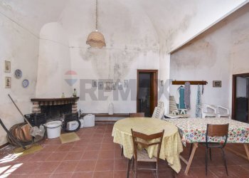 Sala da pranzo - Terreno agricolo Contrada Vignagrande
 
34, Fiumefreddo di Sicilia - foto 17