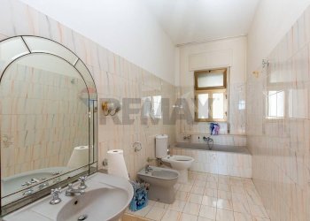 Bagno - Trilocale Via Piemonte
 
39, Acireale - foto 7