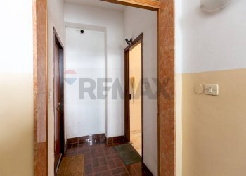 Hall / corridoio - Trilocale Via Piemonte
 
39, Acireale - foto 24