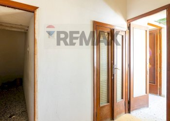 Hall / corridoio - Apartment Via San Bonaventura
 
32, Caltagirone - photo 36