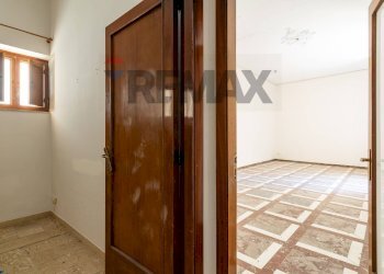 Hall / corridoio - Apartment Via San Bonaventura
 
32, Caltagirone - photo 49
