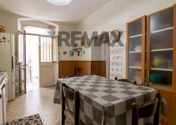 Sala da pranzo - Casa indipendente Via Santa Lucia
 
86, Caltagirone - foto 4