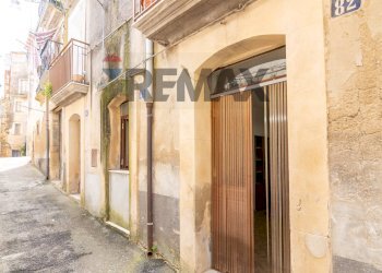 Edificio all\'aperto - Casa indipendente Via Santa Lucia
 
86, Caltagirone - foto 33