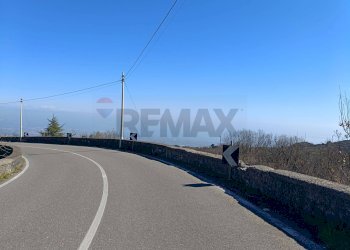 Edificio all\'aperto - Terreno agricolo Via Vena, Piedimonte Etneo - foto 1