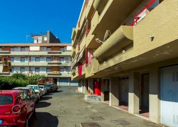 Edificio all\'aperto - Trilocale via san gregorio
 
18, Aci Castello - foto 3