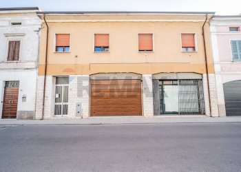 Edificio all\'aperto - Casa semi indipendente VIA MATTEOTTI
 
83, Bozzolo - foto 1