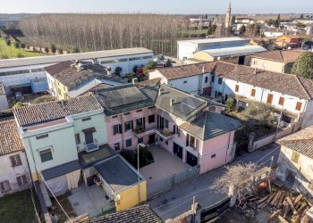 Edificio all\'aperto - Casa indipendente Viadana - foto 41