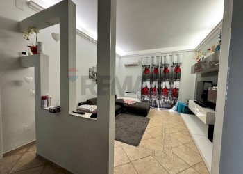 Soggiorno - Quadrilocale Via Della Pentapoli
 
102, Priolo Gargallo - foto 3