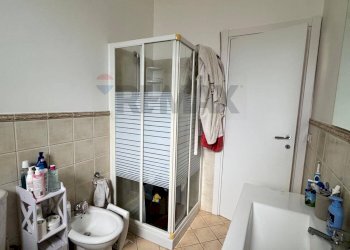 Bagno - Quadrilocale Via Della Pentapoli
 
102, Priolo Gargallo - foto 12