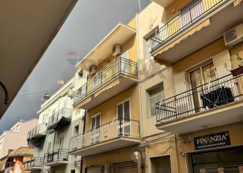 Facciata - Quadrilocale Via Della Pentapoli
 
102, Priolo Gargallo - foto 19