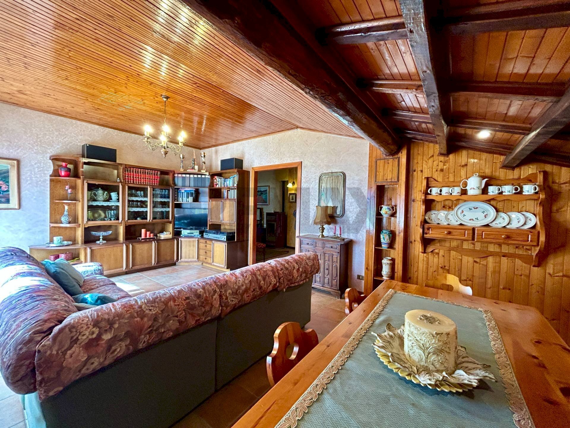 Sala da pranzo - Casa semi indipendente Costa Volpino - foto 3