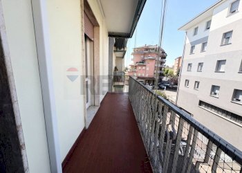 Balcone - Trilocale Via Paderno
 
25/O, Seriate - foto 7