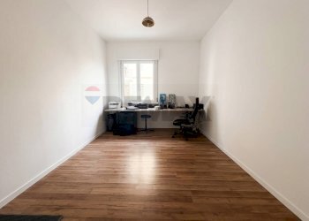 Camera - Trilocale Via Paderno
 
25/O, Seriate - foto 8